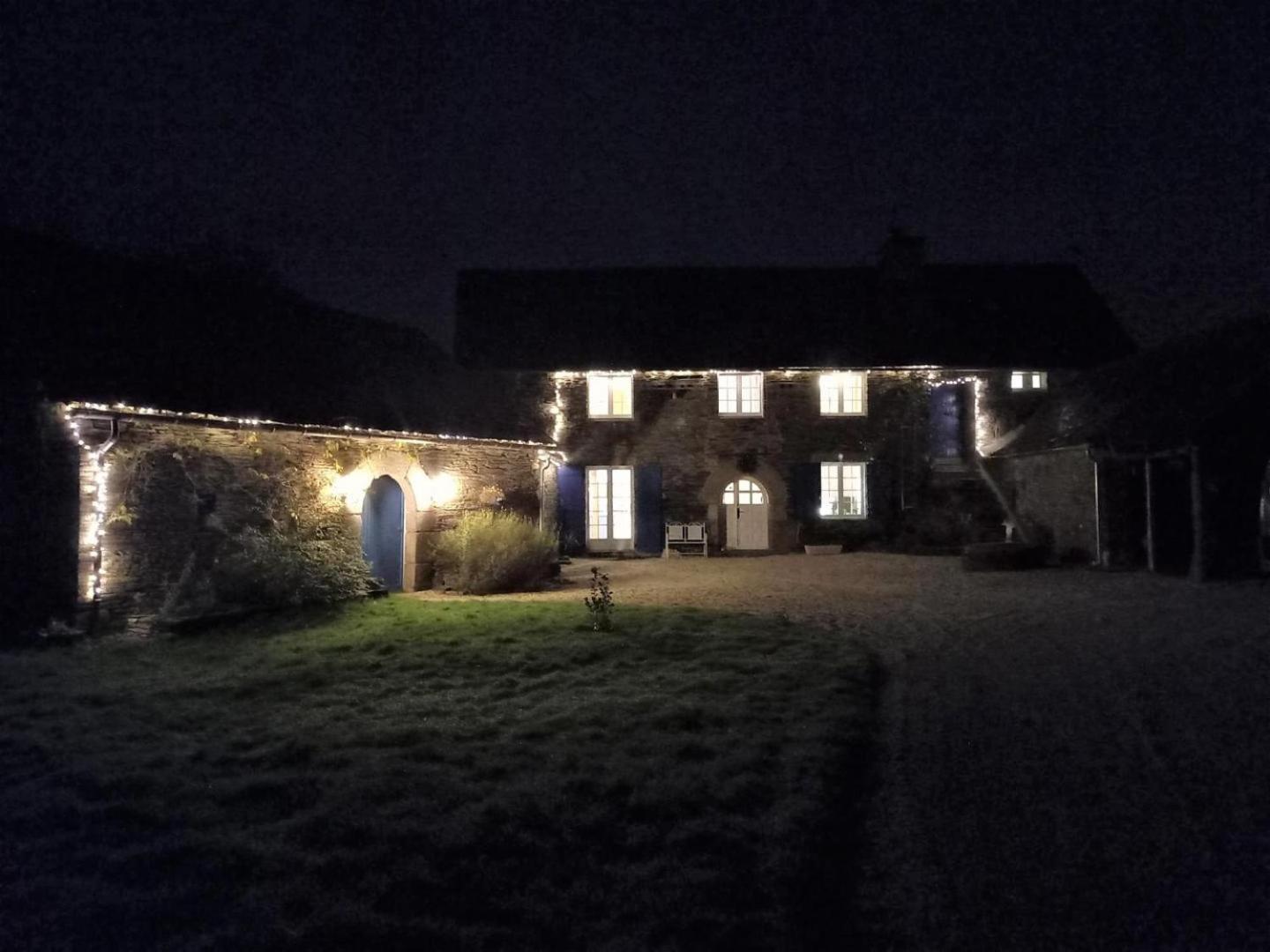 Bed and Breakfast Le Parfum Des Fleurs Plussulien Exterior foto